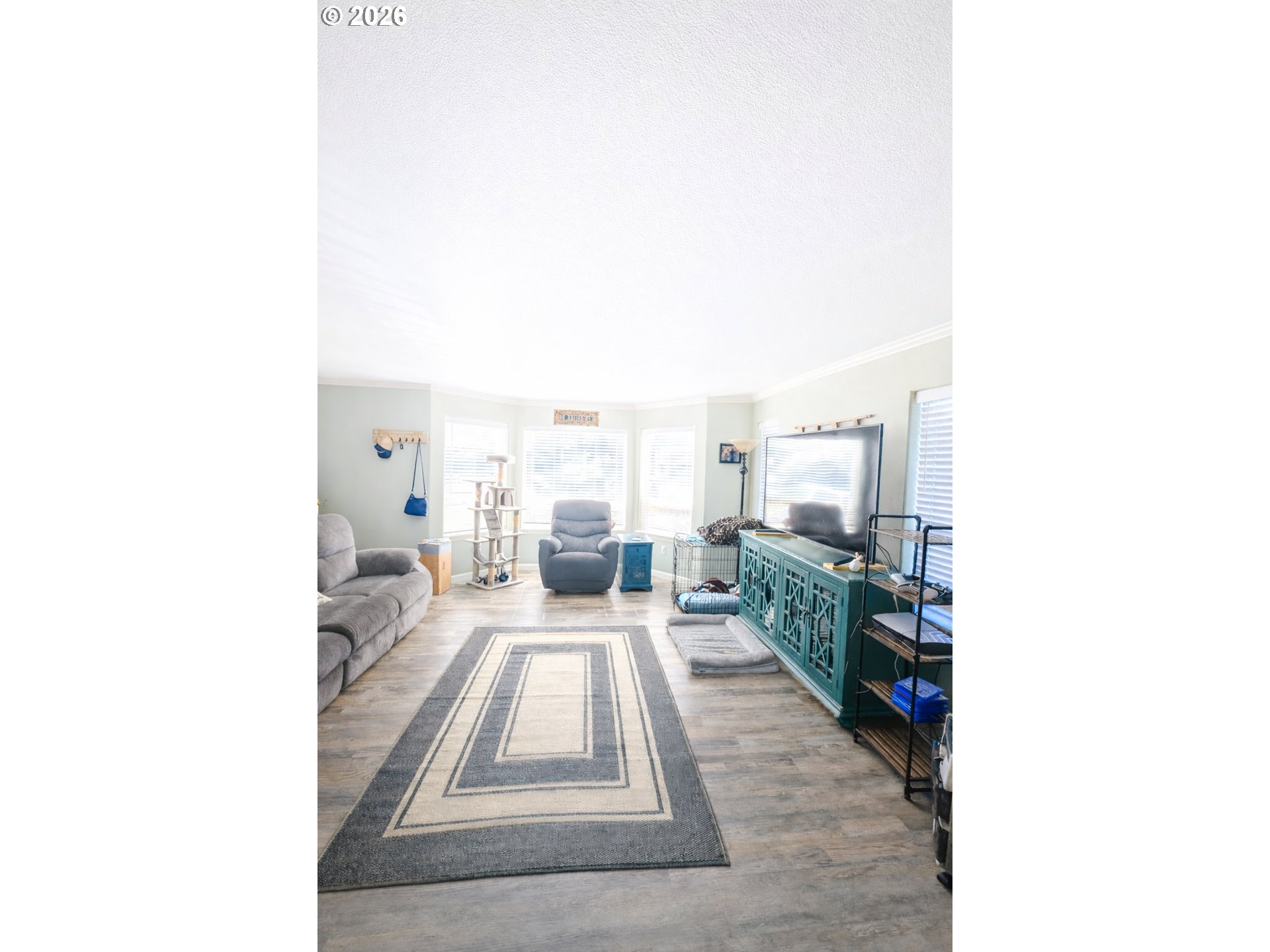 202 Northeast Rifle Range Street, Unit 6 Roseburg, OR 97470 - Photo 5 of 22 Living Room
