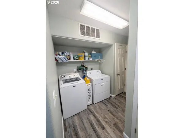 $275,000 | 202 Northeast Rifle Range Street, Unit 6, Roseburg, OR 97470