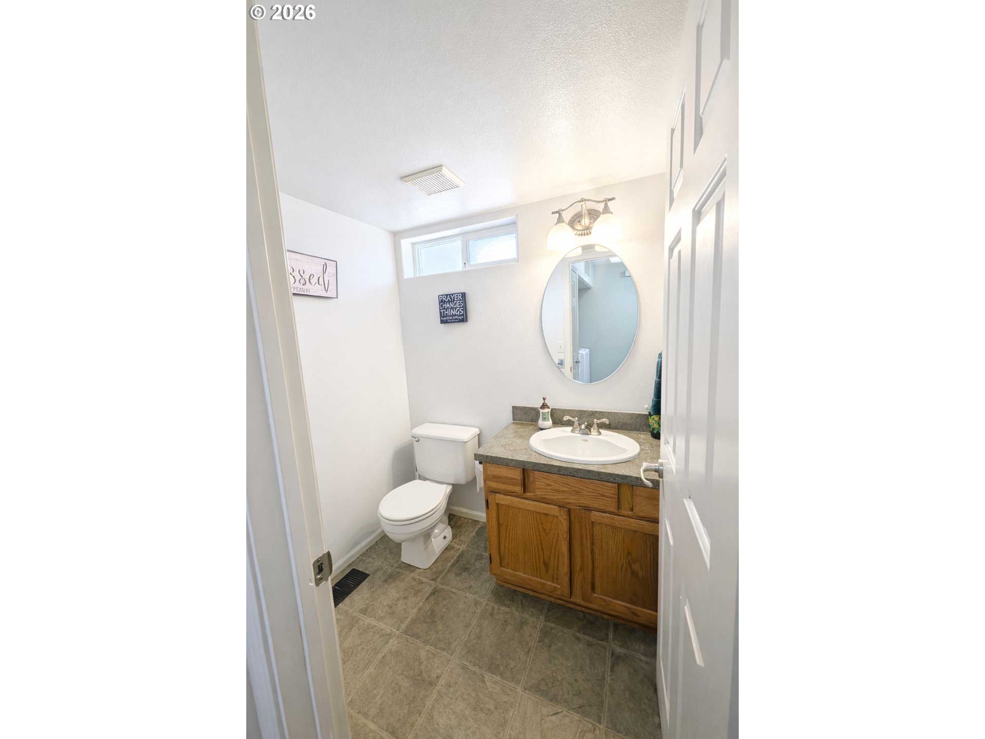 202 Northeast Rifle Range Street, Unit 6 Roseburg, OR 97470 - Photo 10 of 22 Bathroom