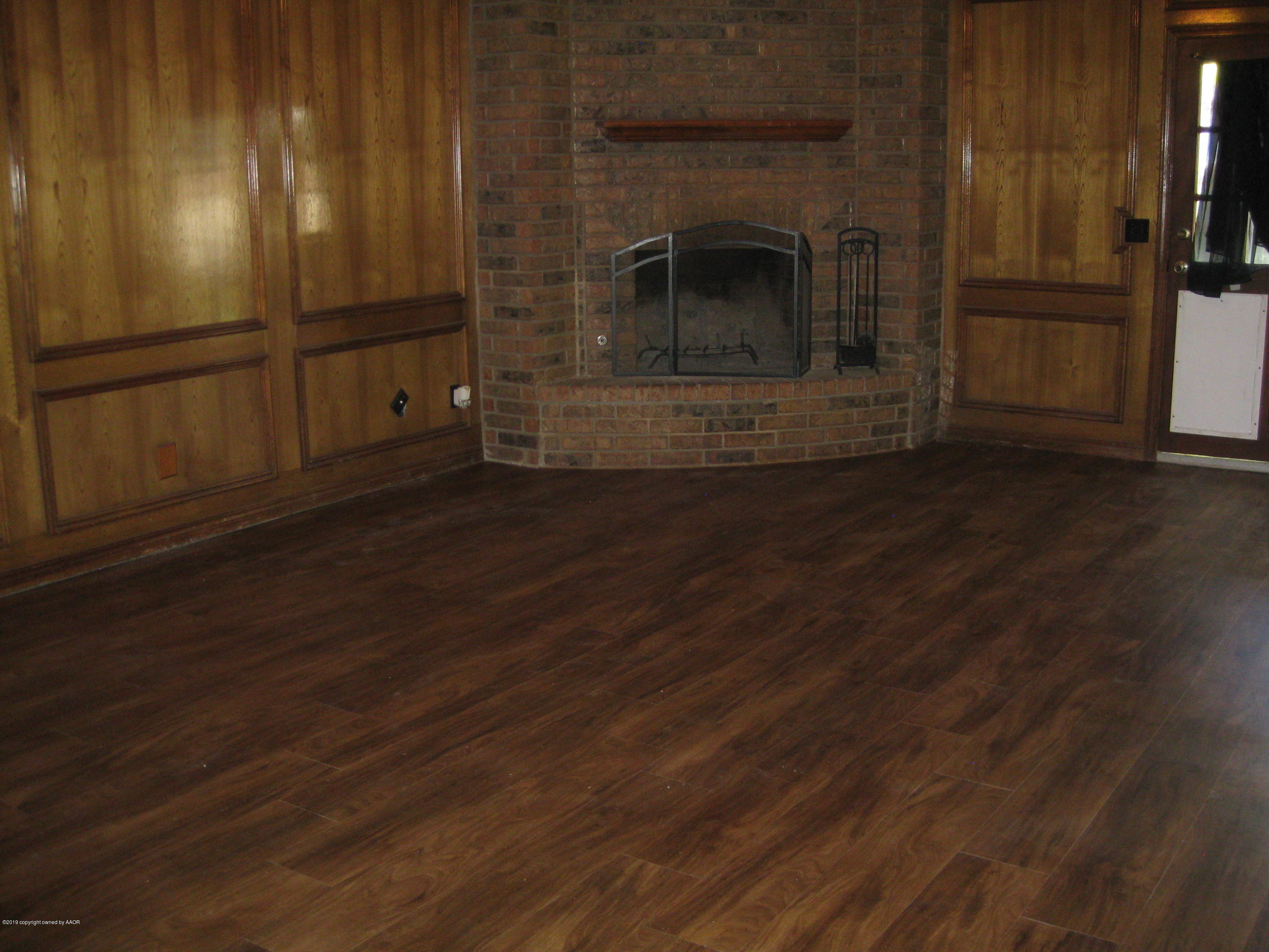 7229 Bayswater Road Amarillo, TX 79109 - Photo 3 of 30 Living Room