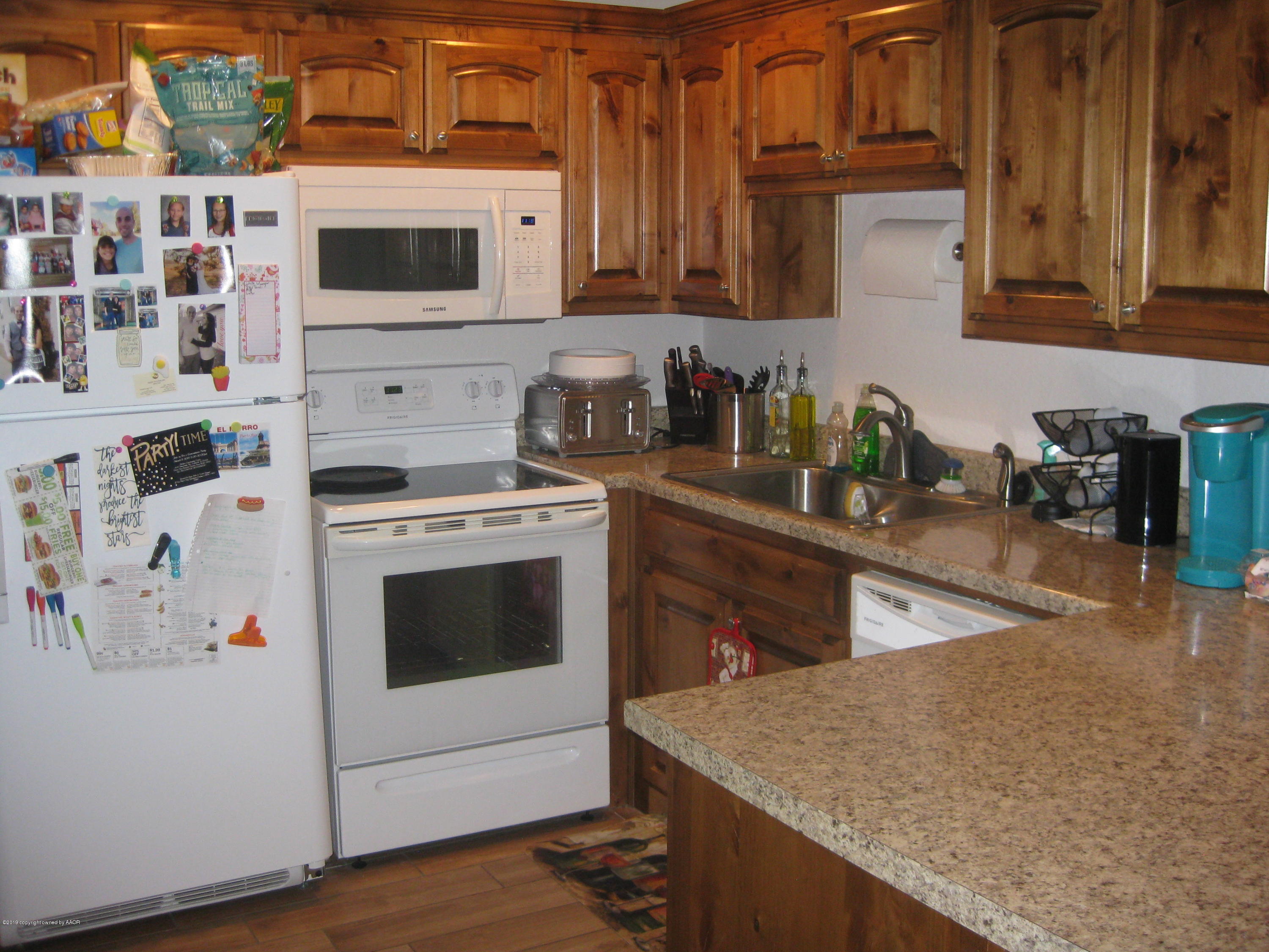 7229 Bayswater Road Amarillo, TX 79109 - Photo 25 of 30 Apt Kitchen