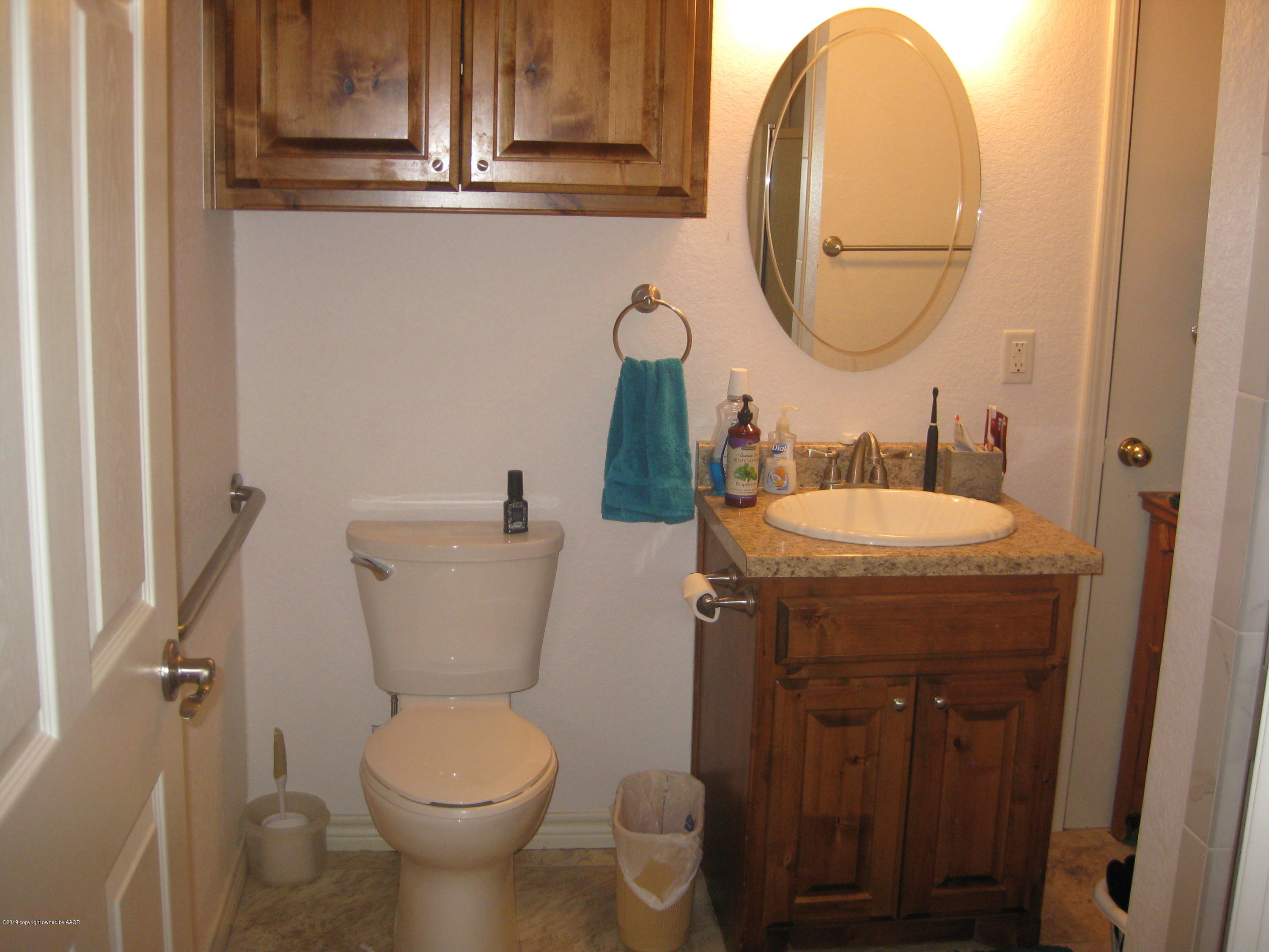 7229 Bayswater Road Amarillo, TX 79109 - Photo 29 of 30 Apt Bathroom