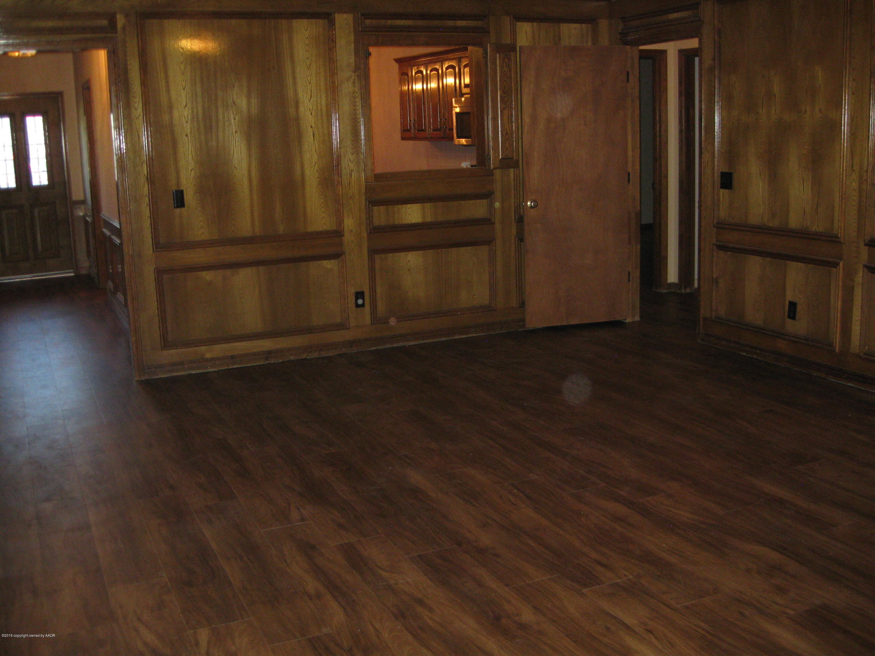 7229 Bayswater Road Amarillo, TX 79109 - Photo 5 of 30 Living Room
