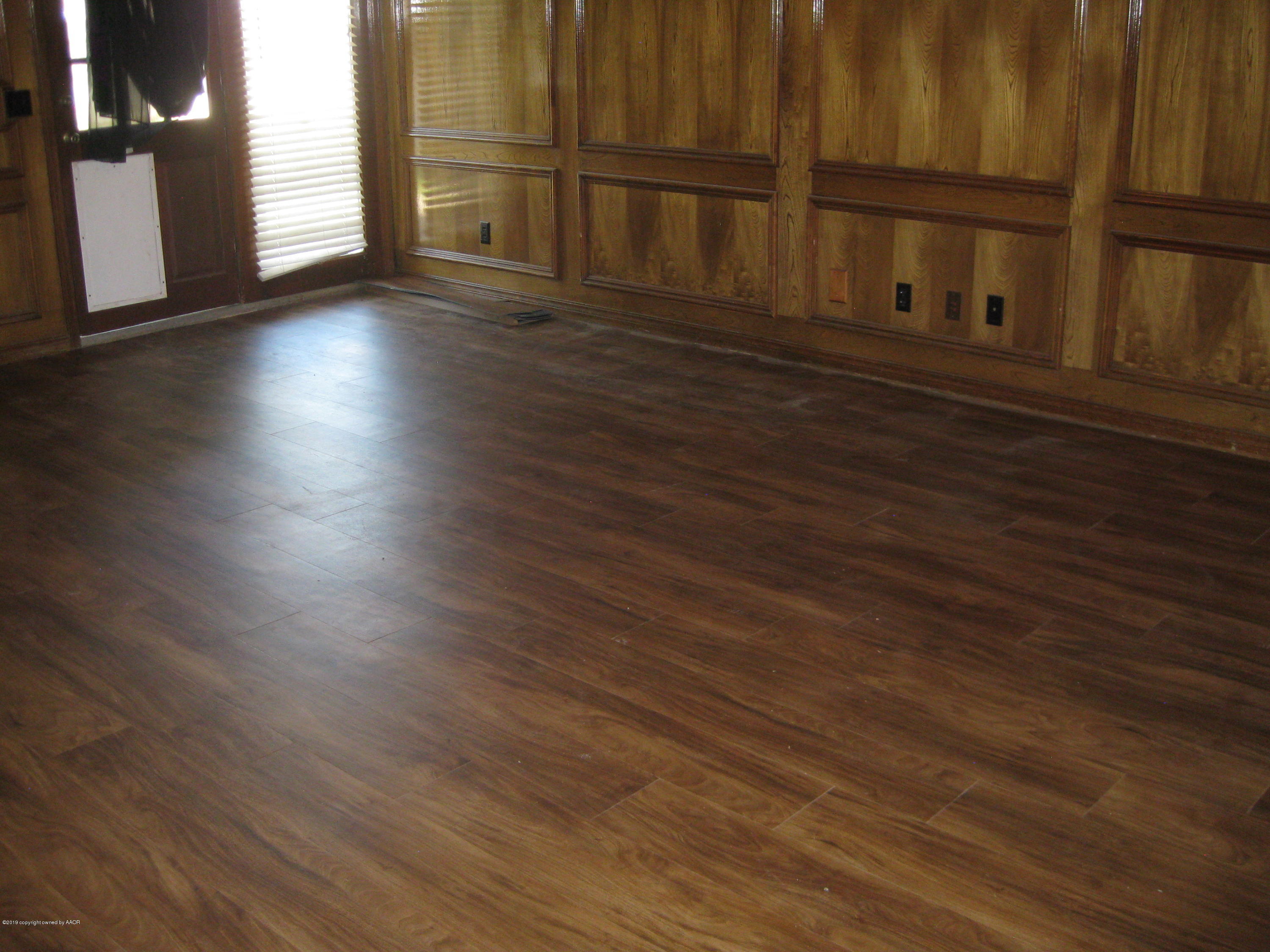 7229 Bayswater Road Amarillo, TX 79109 - Photo 6 of 30 Living Room
