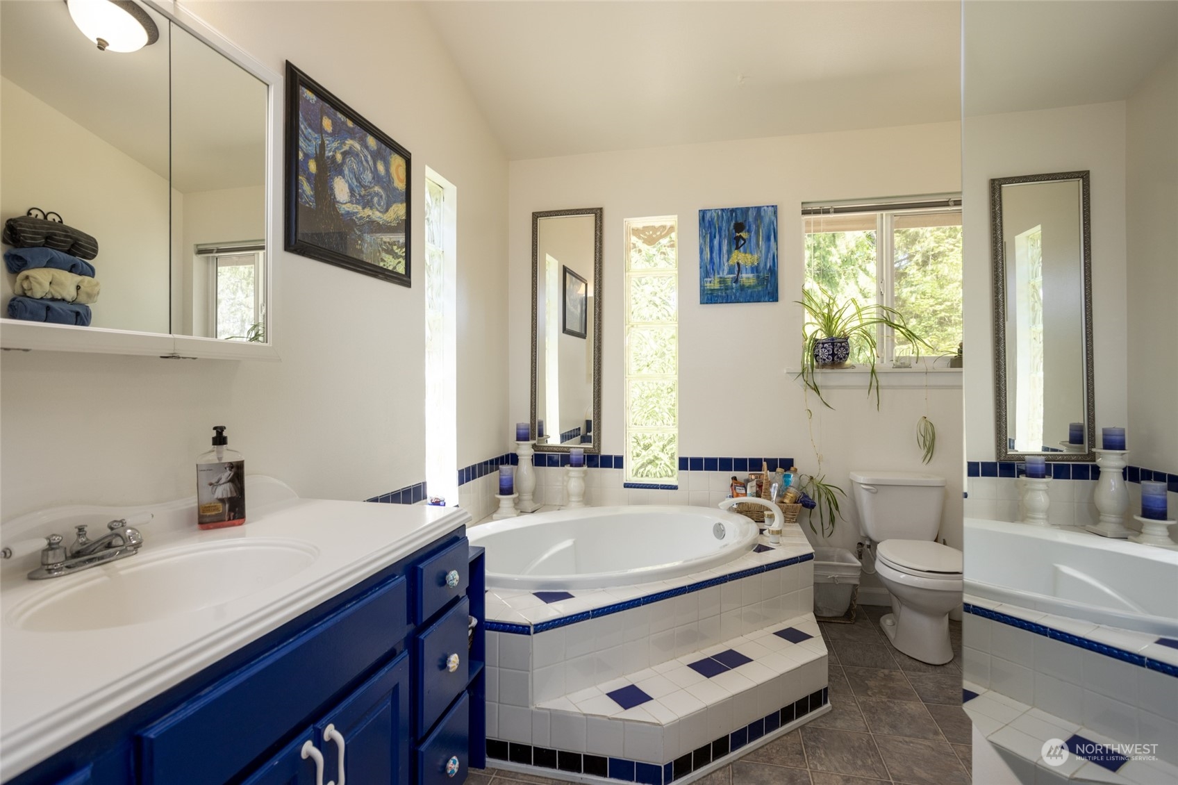 23627 Hoogdal Road Sedro-Woolley, WA 98284 - Photo 15 of 39 a bathroom with a sink and a mirror