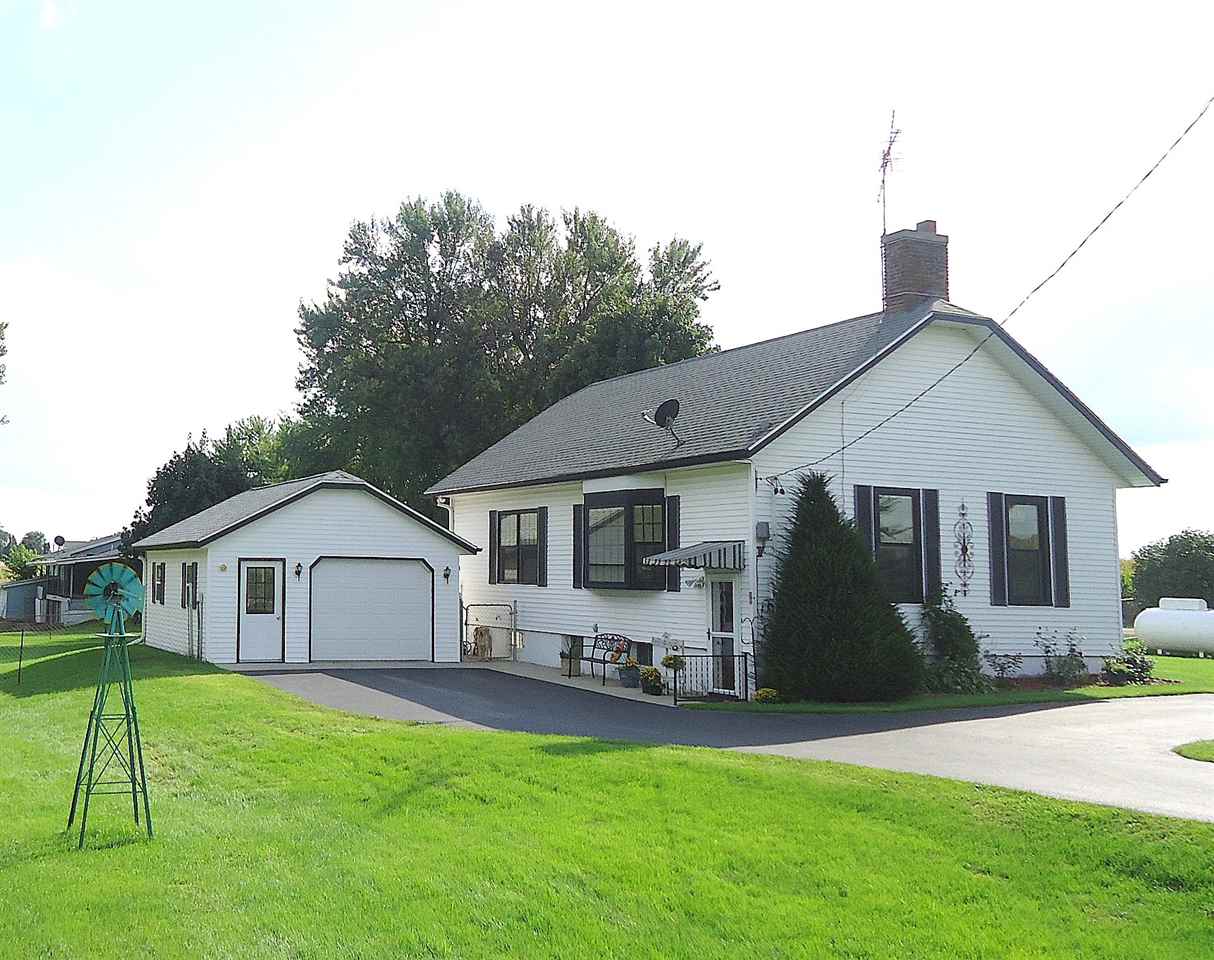1983 West Becker School Road Freeport, IL 61032 - Photo 1 of 20 Gallery Image 1