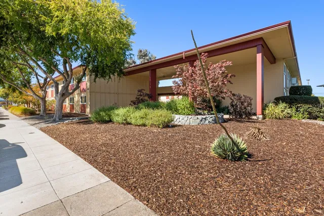 $595,000 | 3045 Los Prados Street, Unit 218, San Mateo, CA 94403