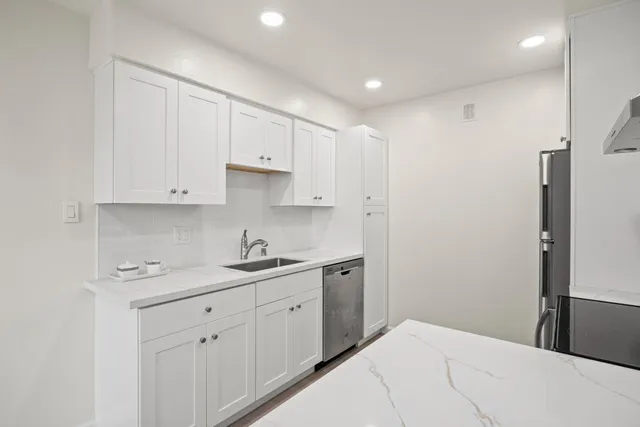 $595,000 | 3045 Los Prados Street, Unit 218, San Mateo, CA 94403