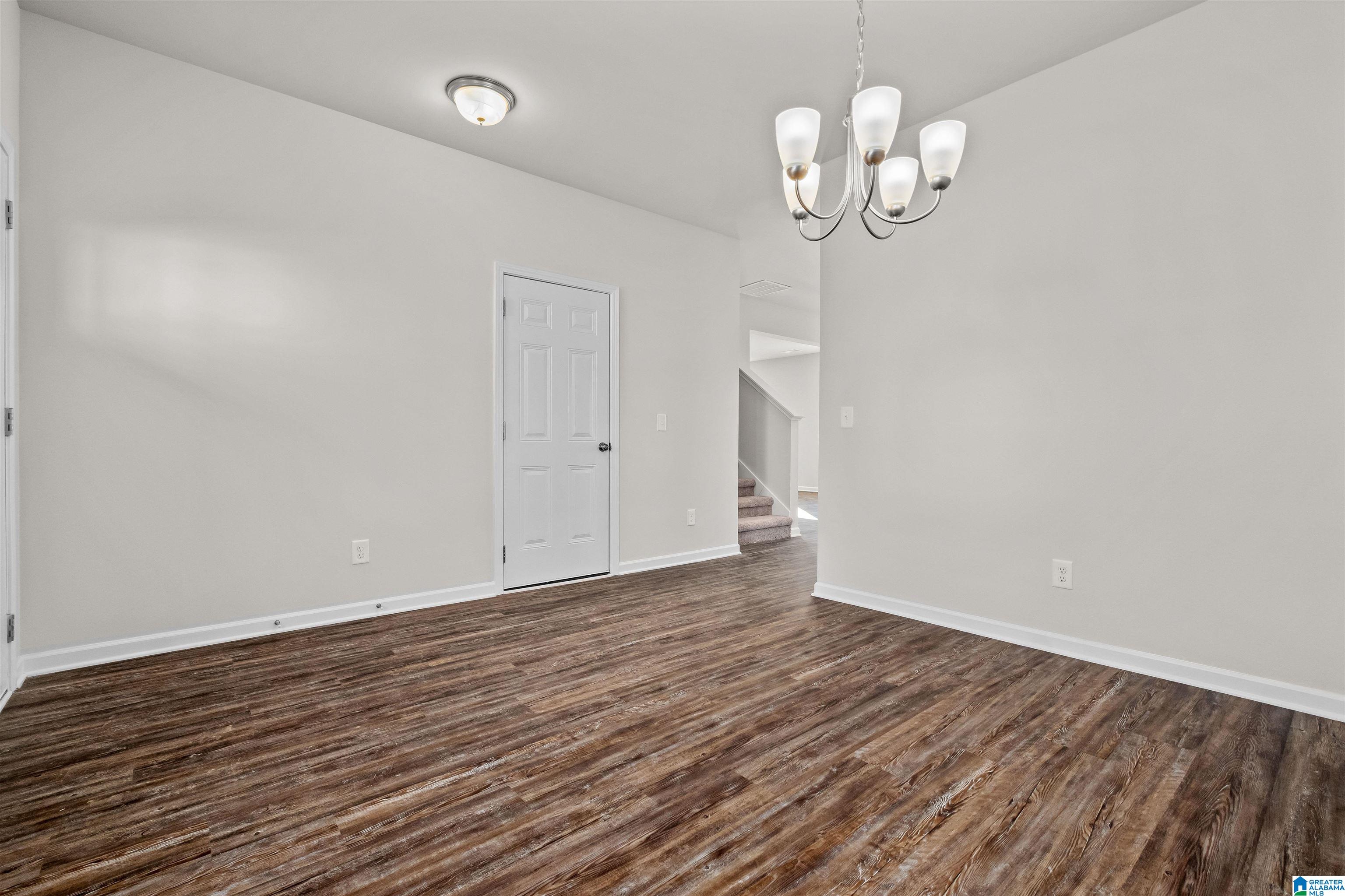 924 Ridgeway Avenue Columbiana, AL 35051 - Photo 8 of 29