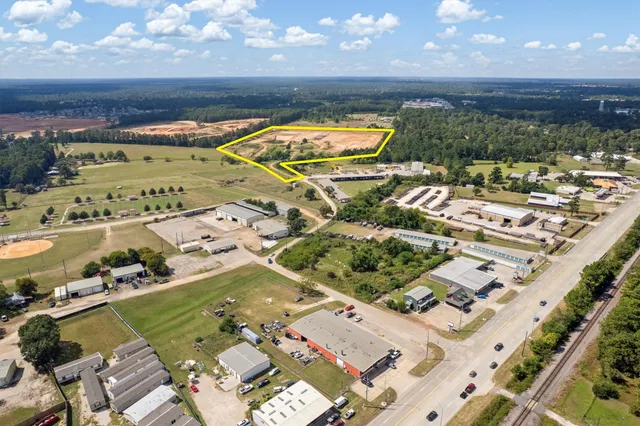 a view of a outdoor space