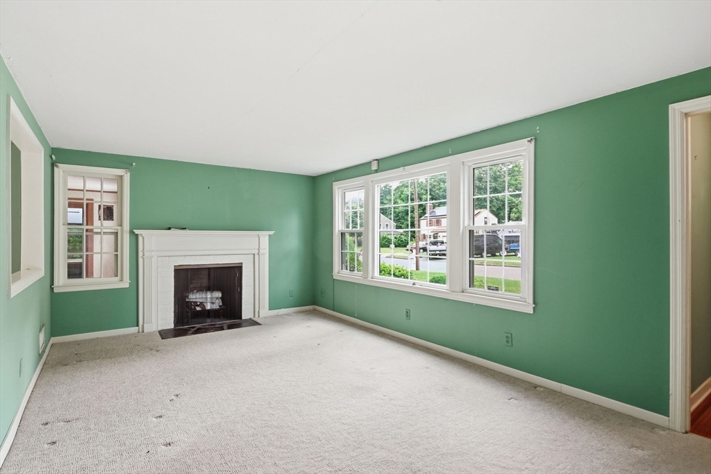 47 Fenway Drive Springfield, MA 01119 - Photo 7 of 42