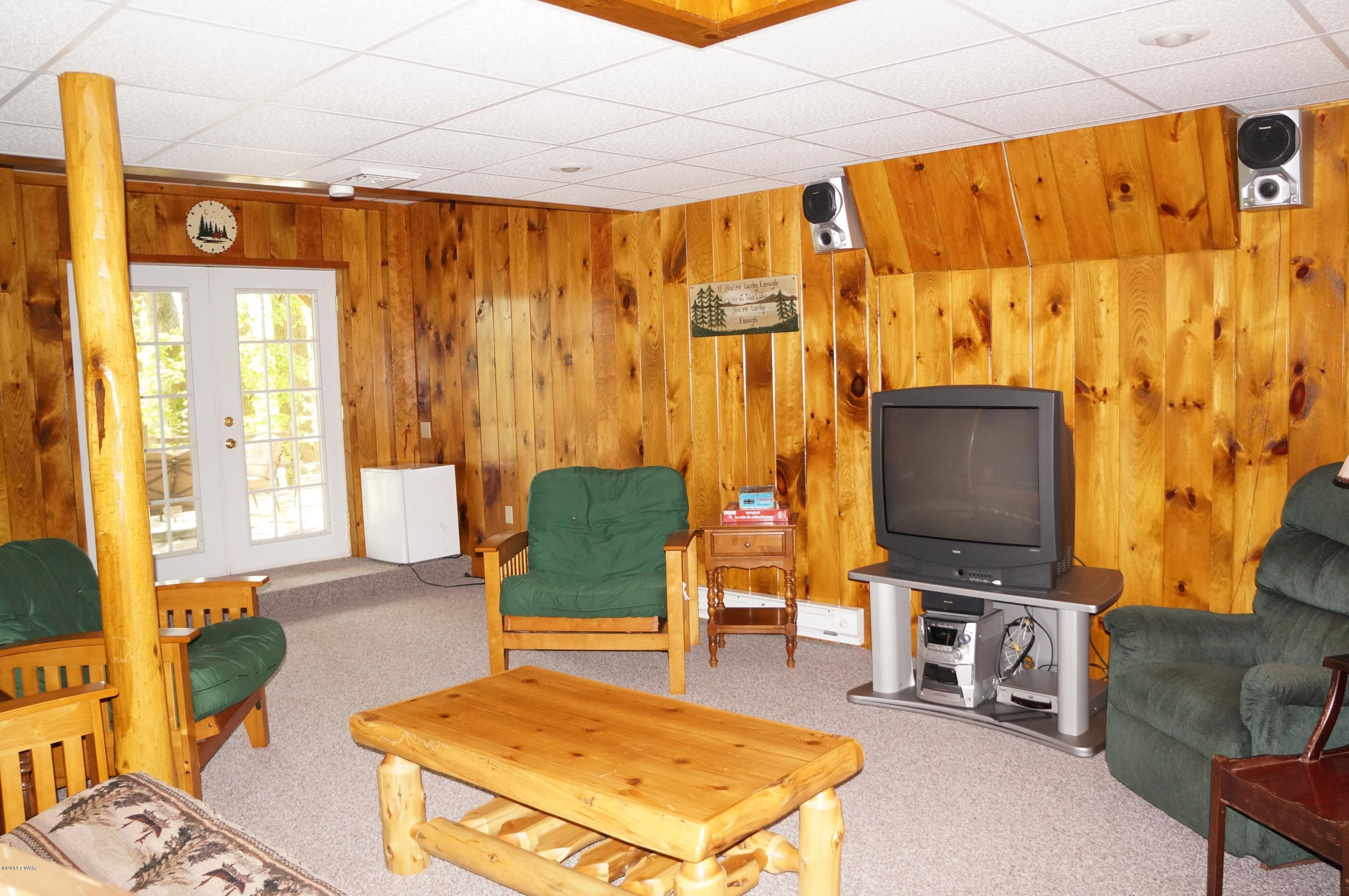 102 Paupack Point Road Hawley, PA 18428 - Photo 15 of 23 Gallery Image 15