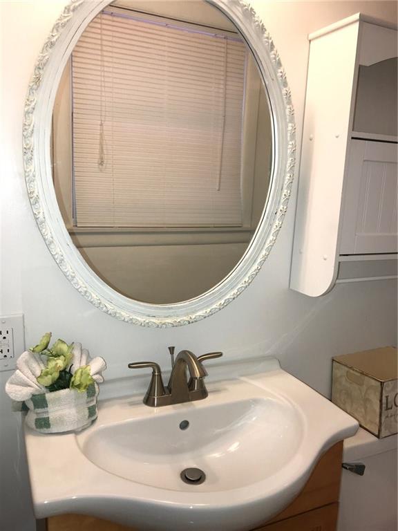 104 Castle Hill Road Monroeville, PA 15146 - Photo 16 of 24 P R E T T Y!