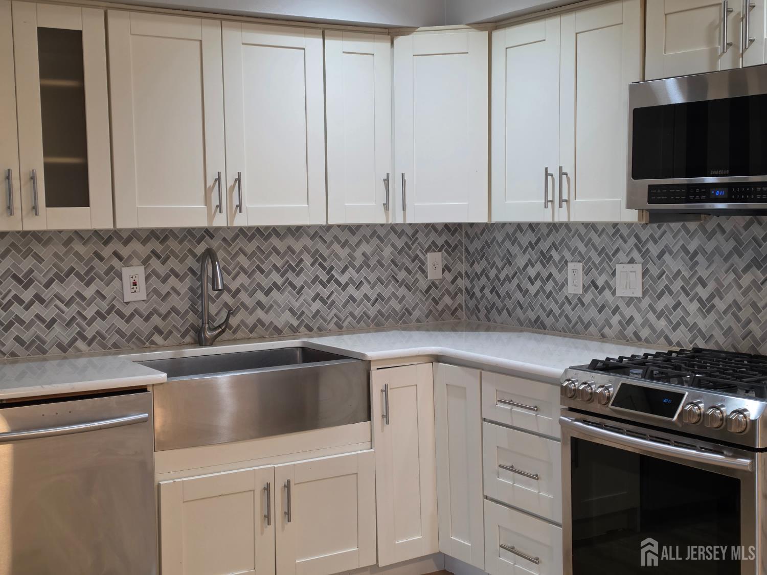 192 Evergreen Road, Unit 7B Edison, NJ 08837 - Photo 3 of 21