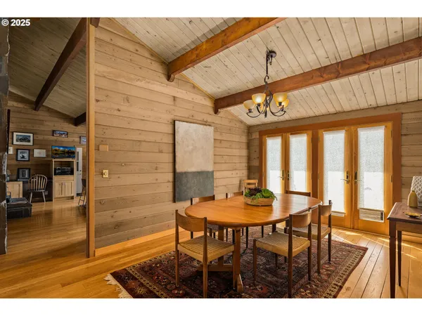 $2,295,000 | 400 Cherry Hill Drive, Mosier, OR 97040