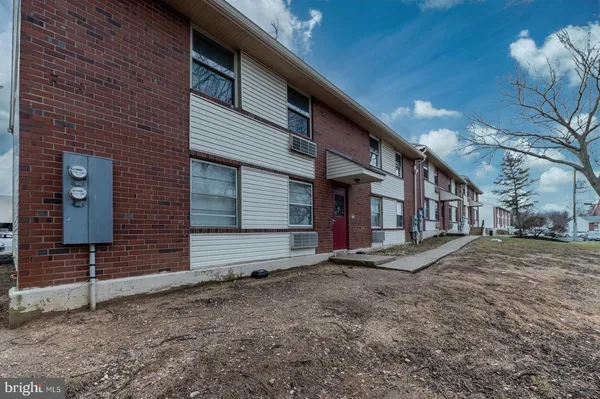 a view of a tennis court