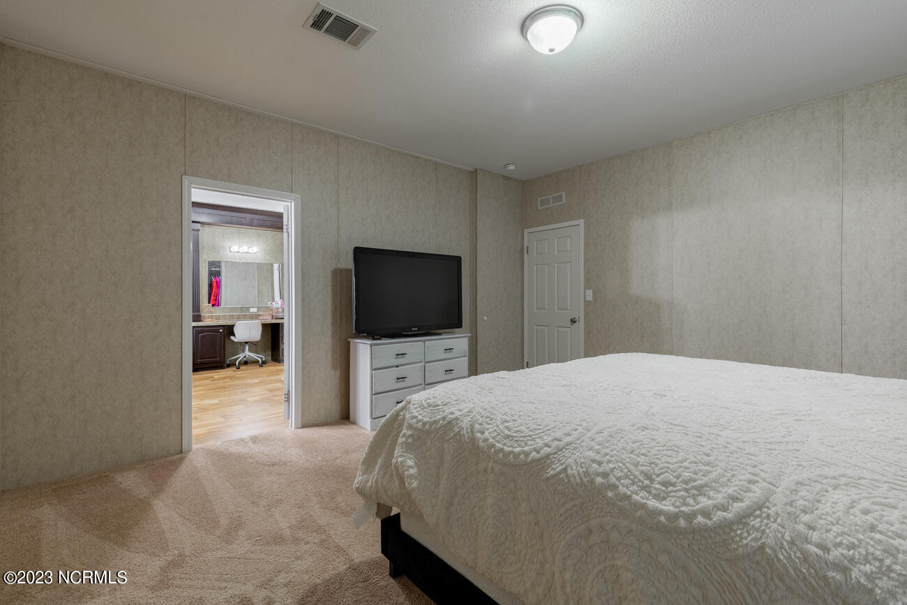 160 Porters Ridge Road Jacksonville, NC 28540 - Photo 21 of 34 Master Bedroom