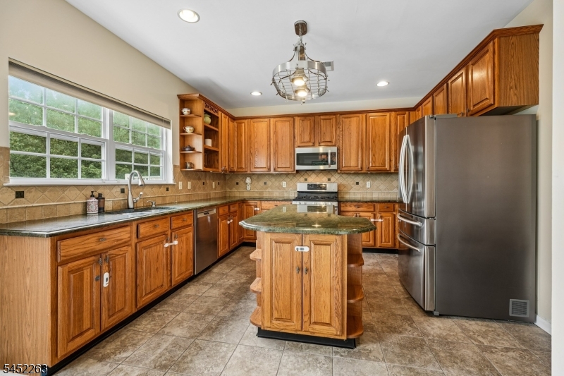 44 King George Road Green Brook, NJ 08812 - Photo 12 of 37 Gallery Image 12