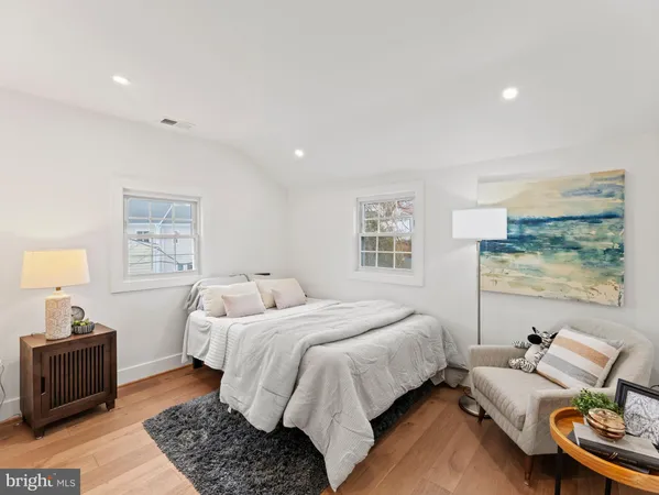 $1,075,000 | 5021 24th Street South, Arlington, VA 22206