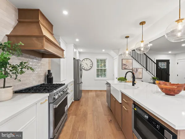 $1,075,000 | 5021 24th Street South, Arlington, VA 22206