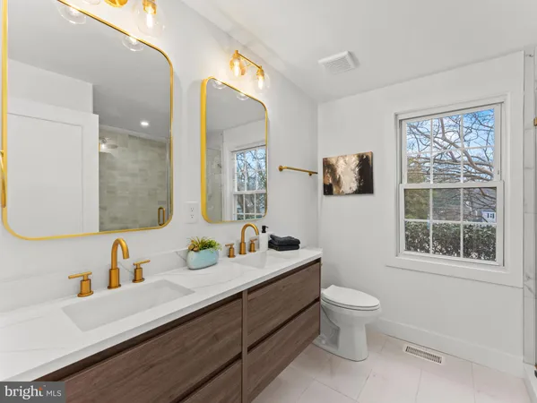 $1,075,000 | 5021 24th Street South, Arlington, VA 22206