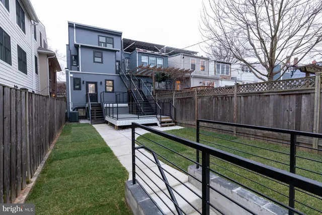 $4,490 | 1321 Shepherd Street Northwest, Unit 2, Washington, DC 20011