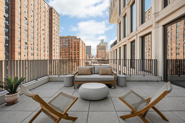 $3,595,000 | 212 West 93rd Street, Unit 7A | Upper West Side
