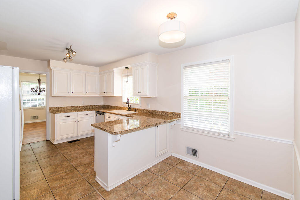 2704 Springwood Drive Augusta, GA 30909 - Photo 10 of 36 DSC_0277