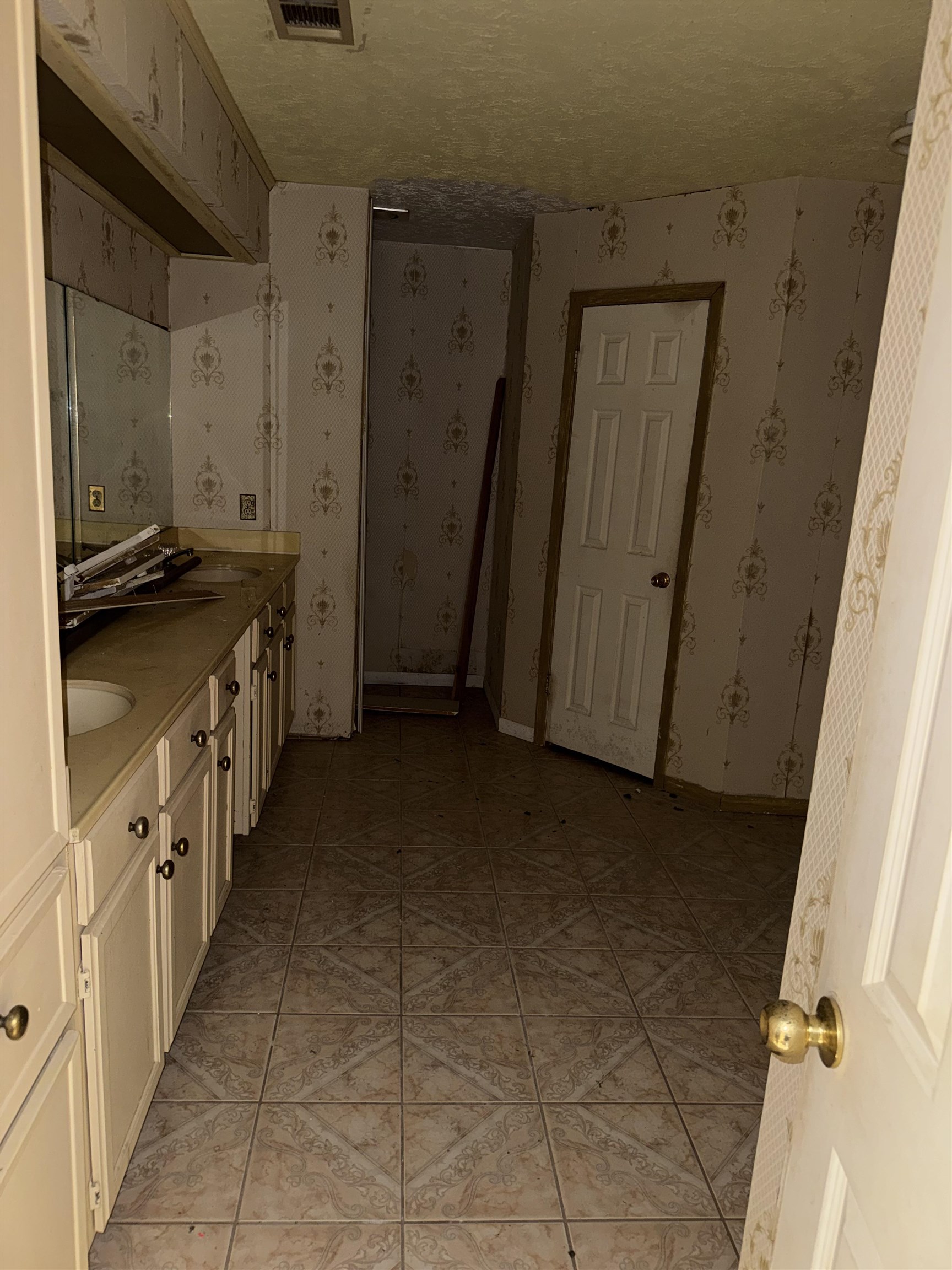 5050 Tupelo Street Beaumont, TX 77708 - Photo 10 of 31
