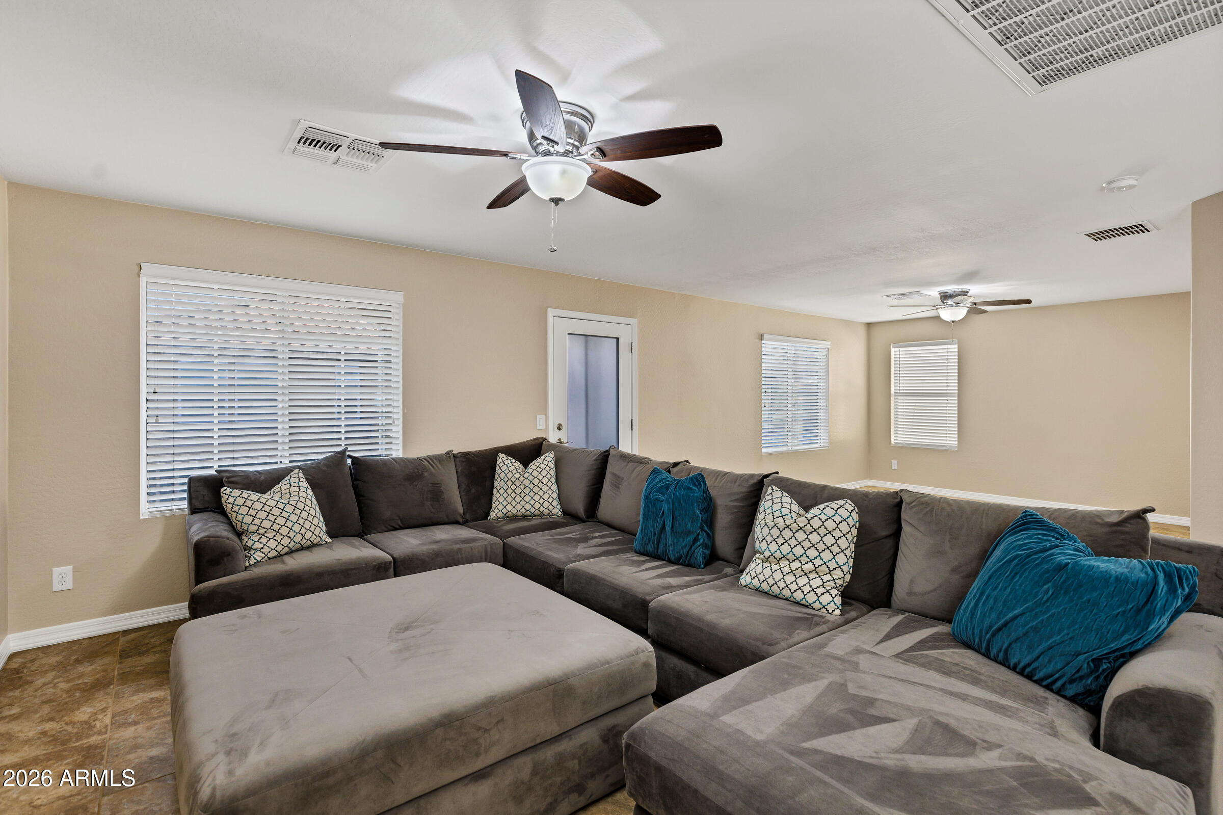 894 South Utilis Drive Gilbert, AZ 85296 - Photo 14 of 37 894 S Utilis Dr-17