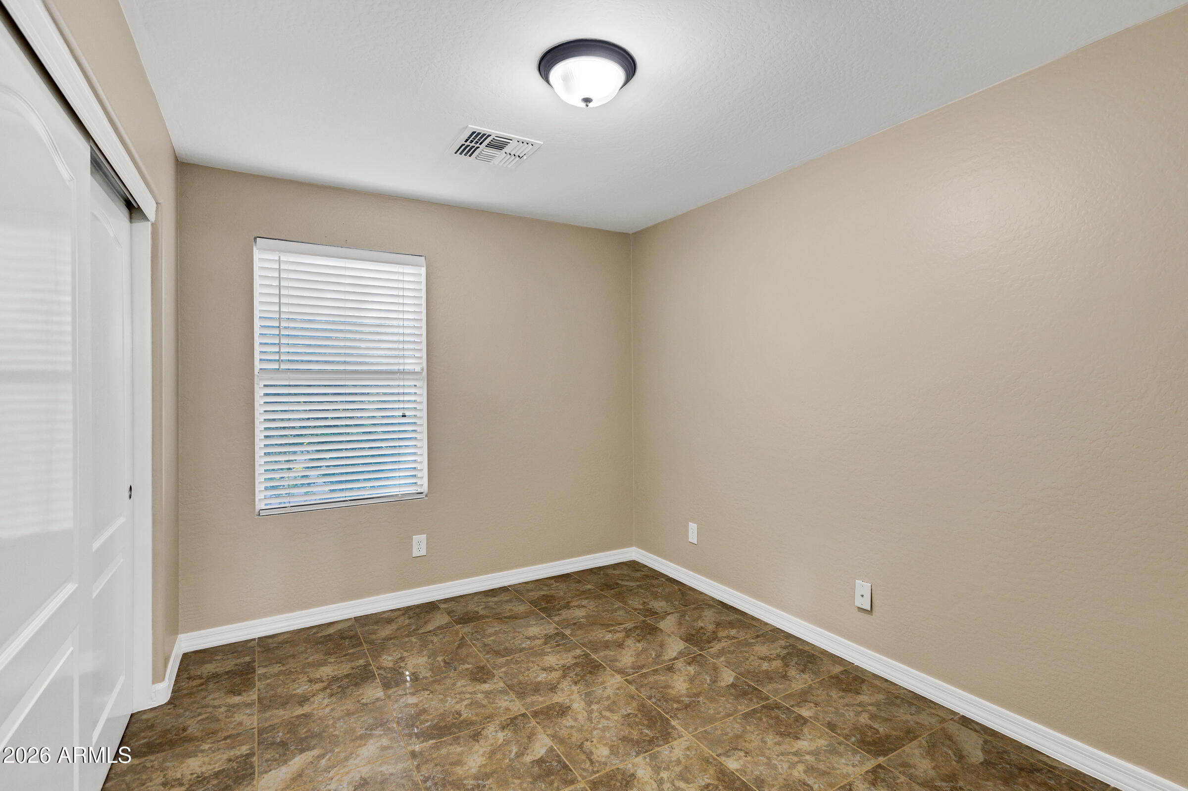 894 South Utilis Drive Gilbert, AZ 85296 - Photo 18 of 37 894 S Utilis Dr-20