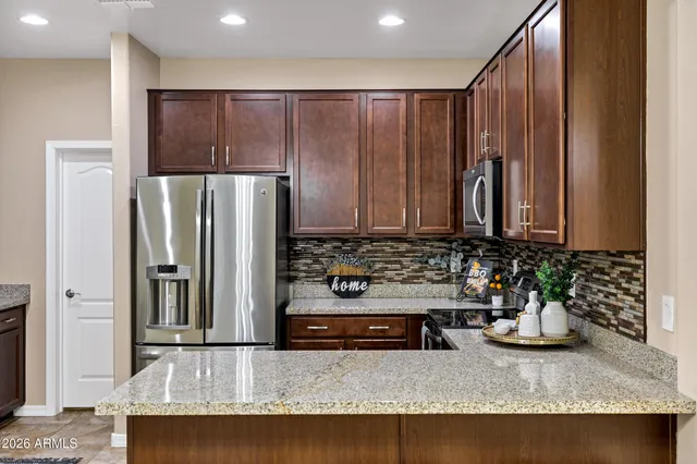 $515,000 | 894 South Utilis Drive, Gilbert, AZ 85296