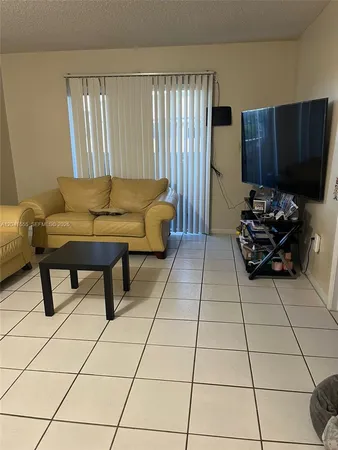 $1,800 | 14931 Southwest 82nd Lane, Unit 18506, Miami, FL 33193