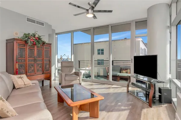 $429,900 | 1208 East Kennedy Boulevard, Unit 914, Tampa, FL 33602