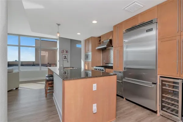 $429,900 | 1208 East Kennedy Boulevard, Unit 914, Tampa, FL 33602