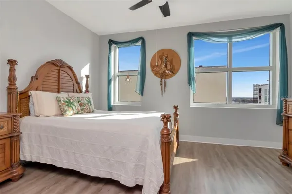 $429,900 | 1208 East Kennedy Boulevard, Unit 914, Tampa, FL 33602