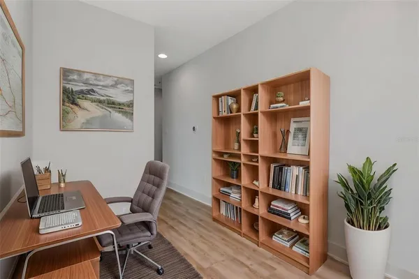 $429,900 | 1208 East Kennedy Boulevard, Unit 914, Tampa, FL 33602