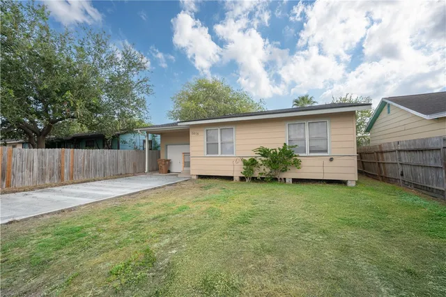 $1,200 | 1018 Dorthy Drive, Corpus Christi, TX 78412