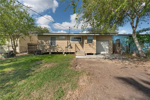 $1,200 | 1018 Dorthy Drive, Corpus Christi, TX 78412
