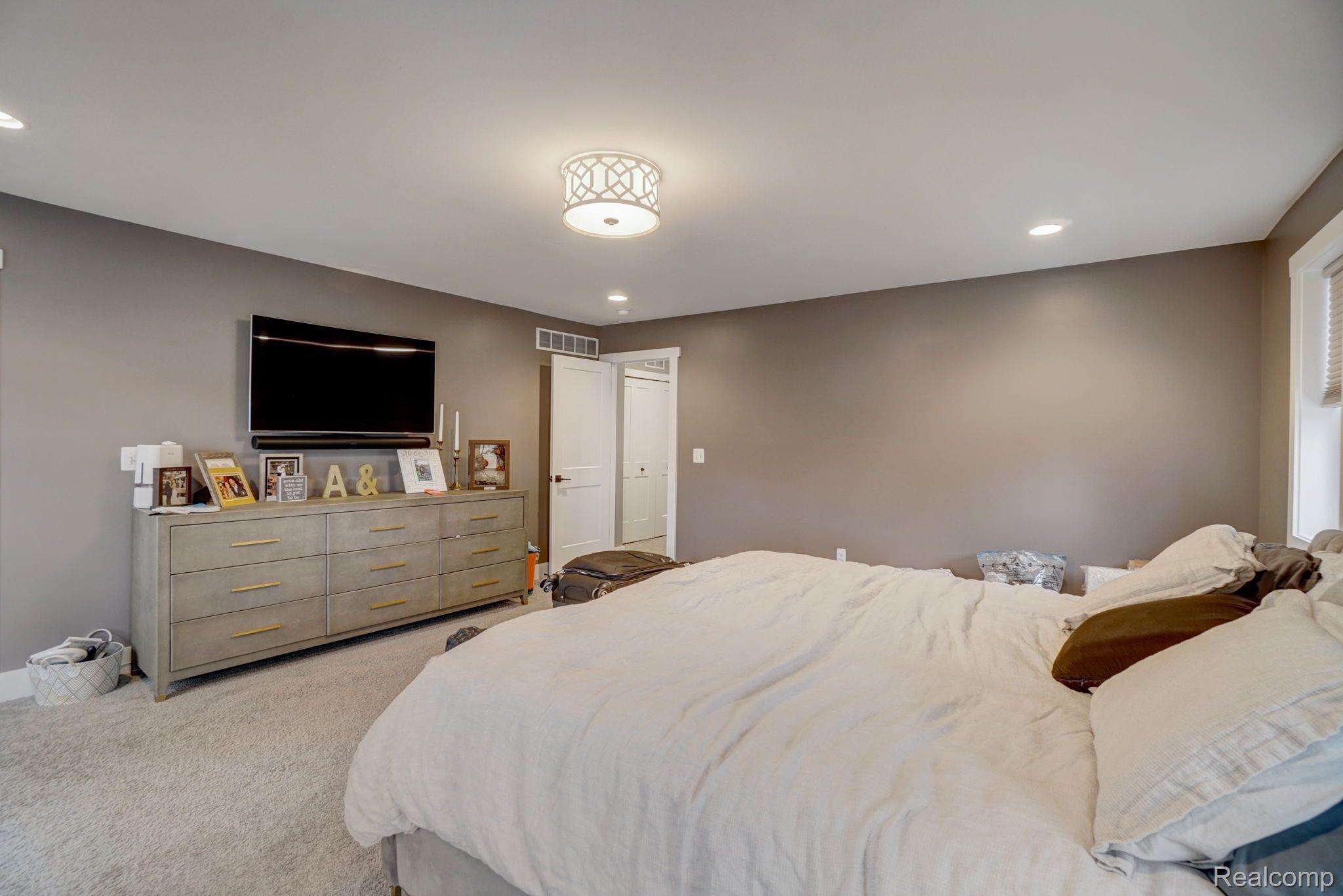 306 Woodside Road Royal Oak, MI 48073 - Photo 9 of 15 Gallery Image 9