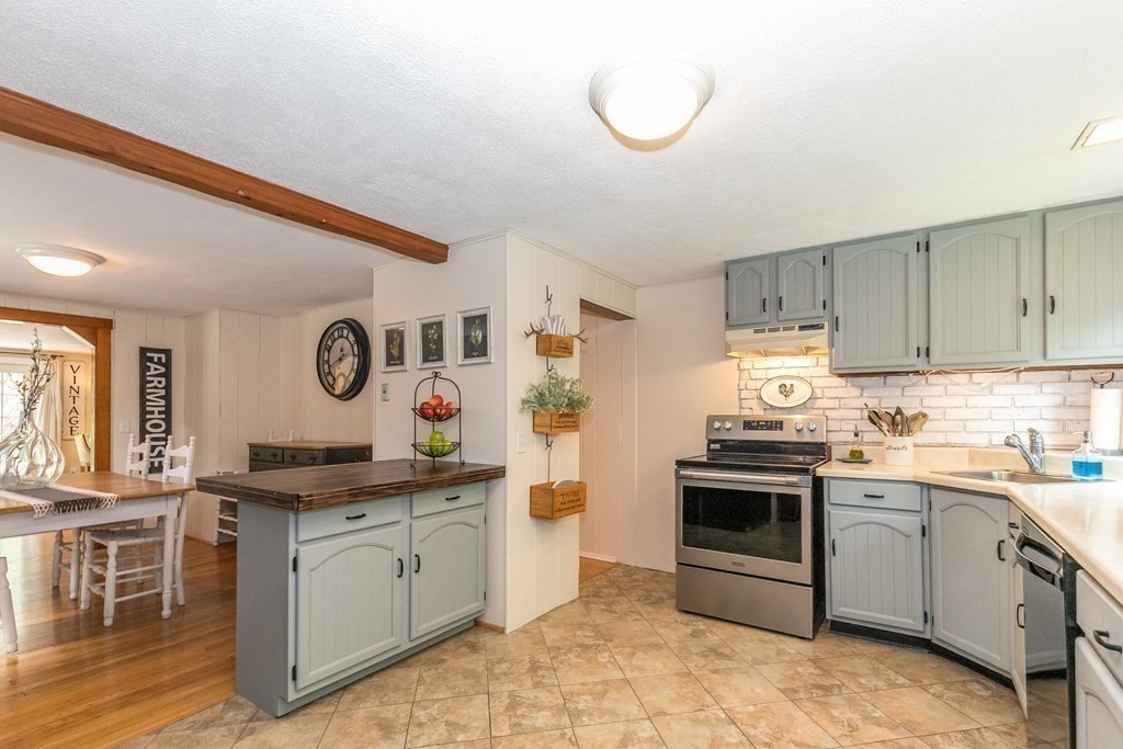 171 Lancaster Road Berlin, MA 01503 - Photo 12 of 38