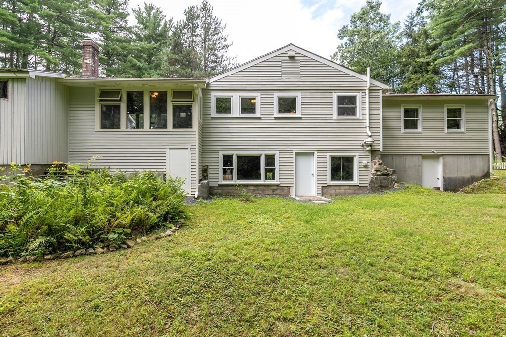 171 Lancaster Road Berlin, MA 01503 - Photo 3 of 38