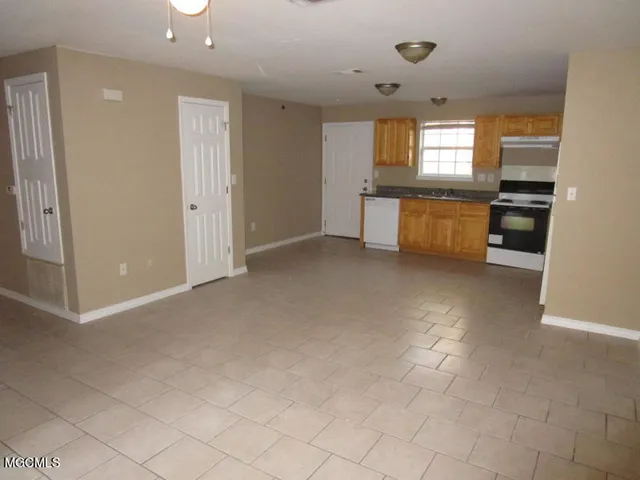 $1,050 | 3008 50th Avenue, Unit B, Gulfport, MS 39501