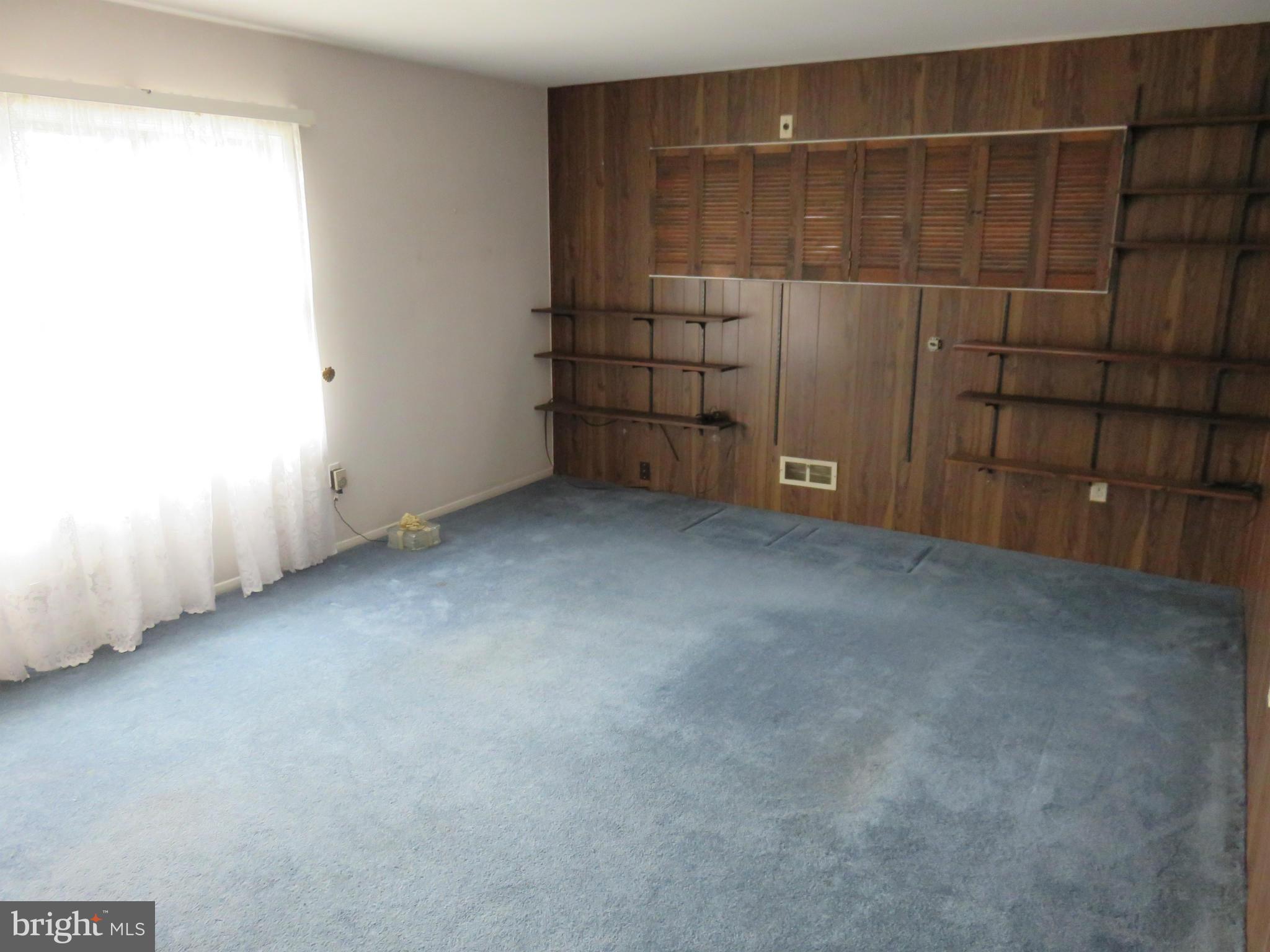 2408 Burridge Road Baltimore, MD 21234 - Photo 4 of 11 Living Room
