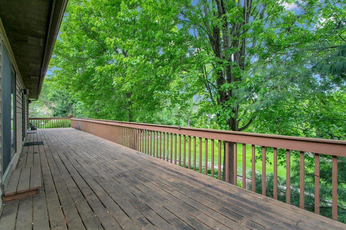 90 Briargate Road Cary, IL 60013 - Photo 24 of 42 a view of balcony with wooden floor