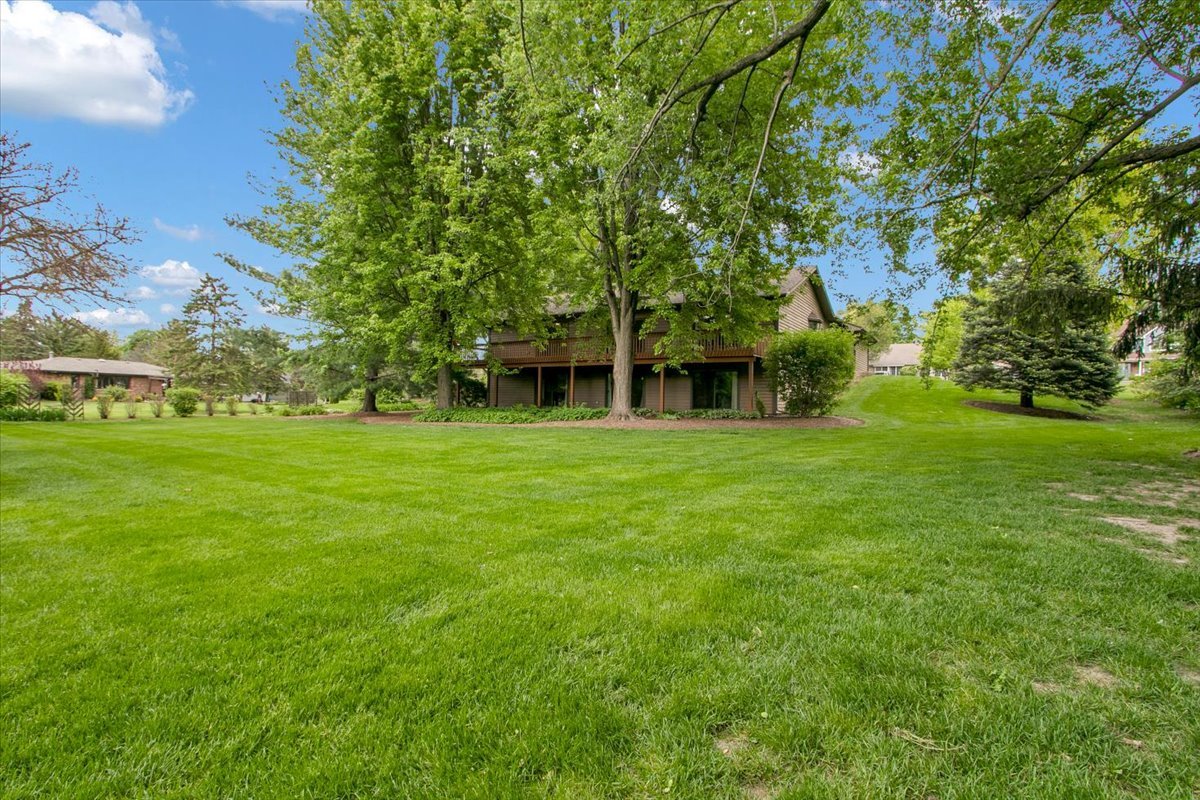 90 Briargate Road Cary, IL 60013 - Photo 38 of 42 a view of a house with a big yard