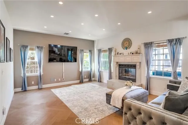 $8,295 | 12643 Collins Street, Valley Village, CA 91607