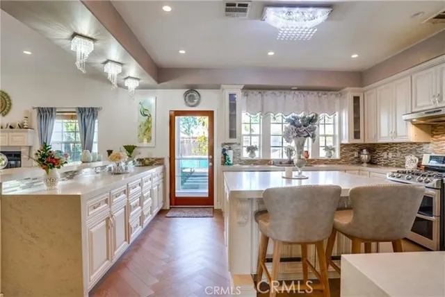 $8,295 | 12643 Collins Street, Valley Village, CA 91607