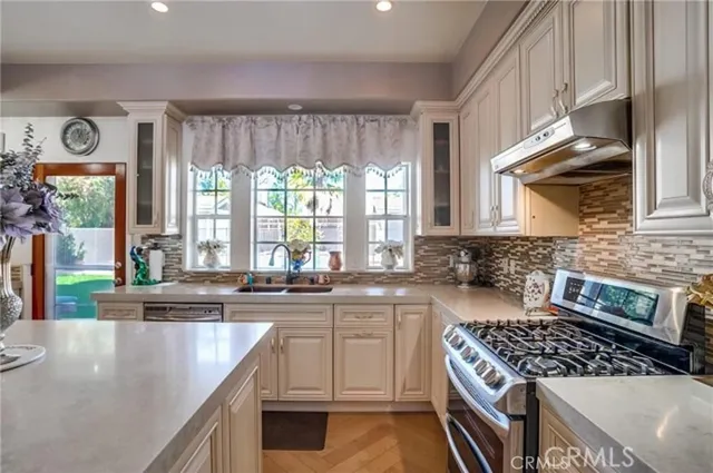 $8,295 | 12643 Collins Street, Valley Village, CA 91607