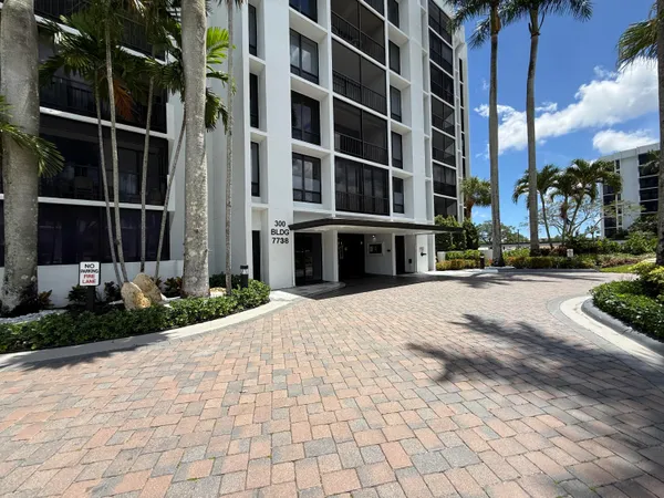 $2,200 | 7738 Lakeside Boulevard, Unit 373, Boca Raton, FL 33434